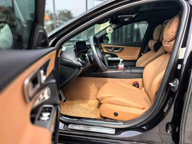 Mercedes-Benz E-Class — Фото автомобиля 12