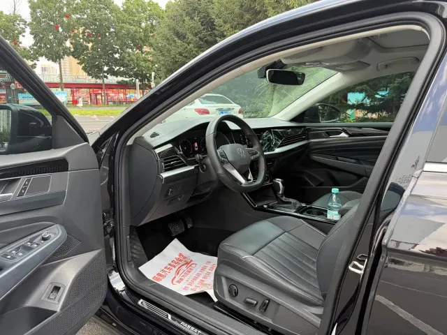 Volkswagen Passat — Фото автомобиля 7