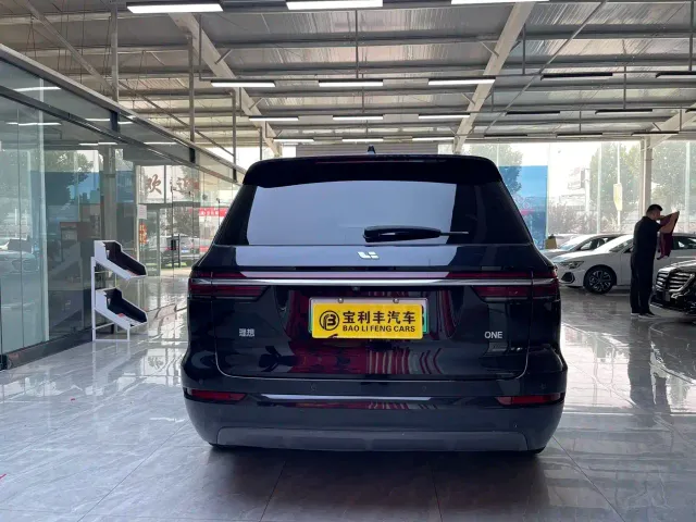 Li Auto ONE — Фото автомобиля 5