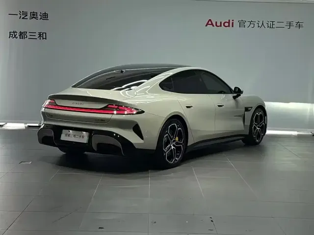 Xiaomi SU7 — Фото автомобиля 4