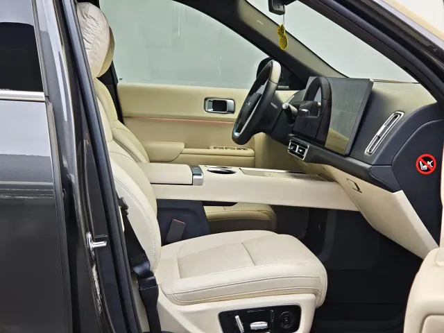 Li Auto L8 — Фото автомобиля 7