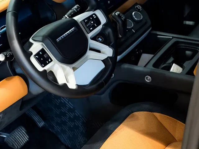 Land Rover Defender — Фото автомобиля 4