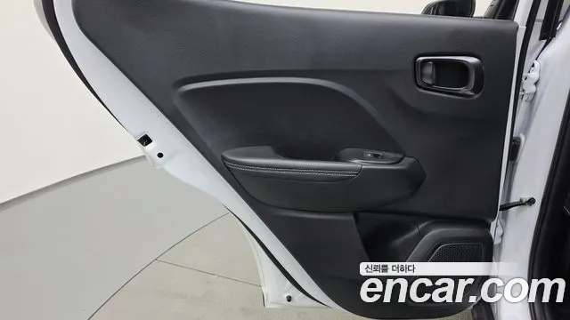 Hyundai Venue — Фото автомобиля 25