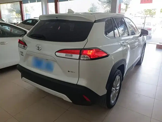 Toyota Corolla Cross — Фото автомобиля 6