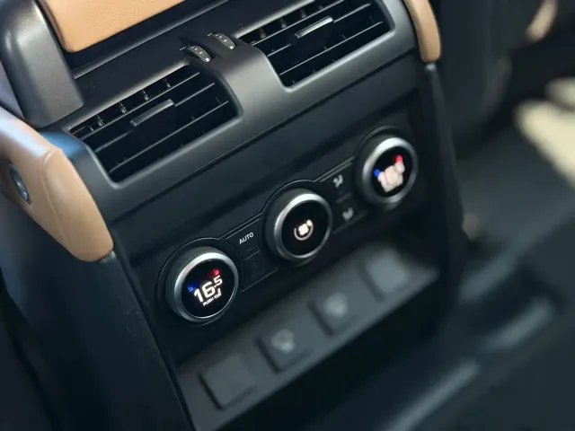 Land Rover Defender — Фото автомобиля 15