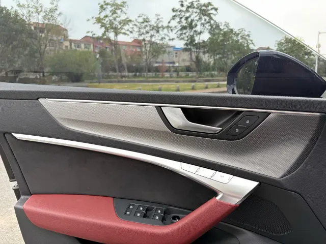 Audi A7L — Фото автомобиля 14