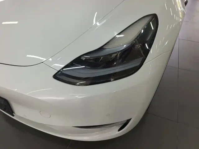 Tesla Model Y — Фото автомобиля 23