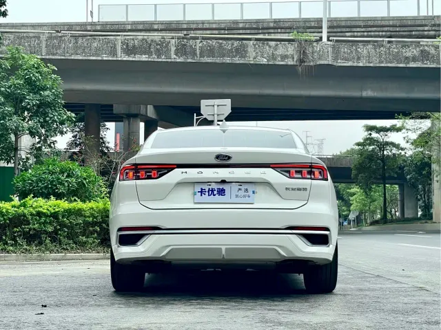 Ford Mondeo — Фото автомобиля 5