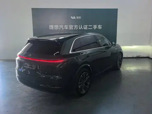 Li Auto L7 — Фото автомобиля 3