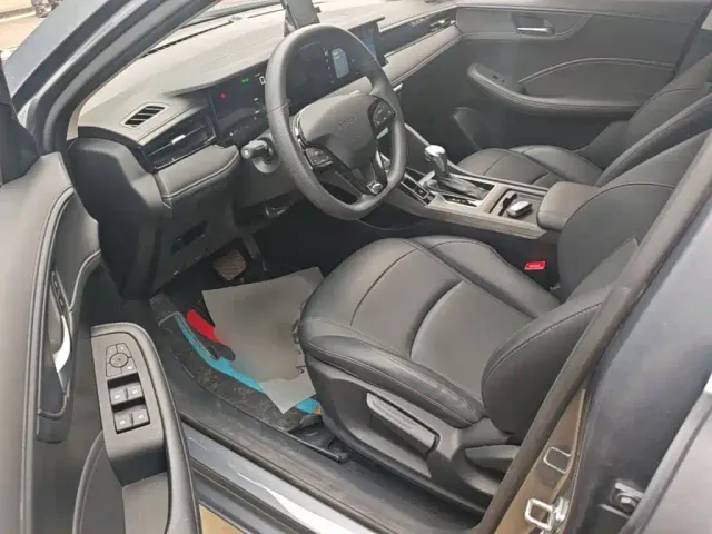 Roewe i5 — Фото автомобиля 15