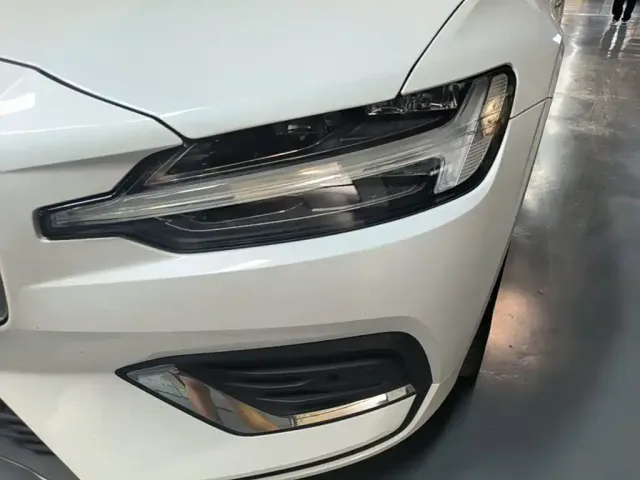Volvo S60 — Фото автомобиля 23