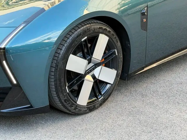 XPeng XPeng P7 — Фото автомобиля 9