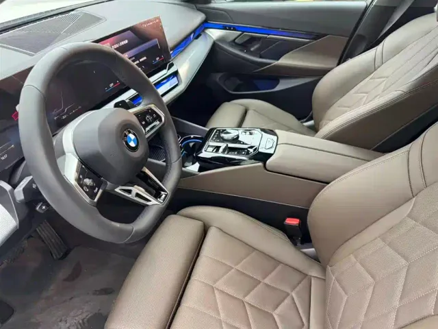 BMW 5 Series — Фото автомобиля 8