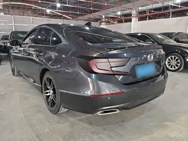 Honda Accord — Фото автомобиля 4