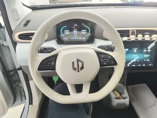 Leapmotor T03 — Фото автомобиля 10