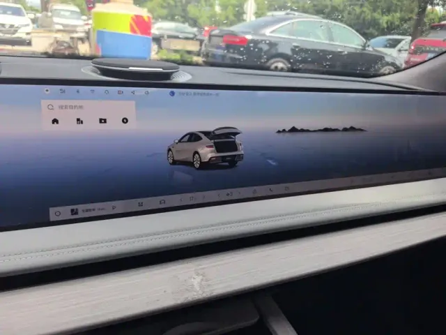 Geely Galaxy E8 — Фото автомобиля 9