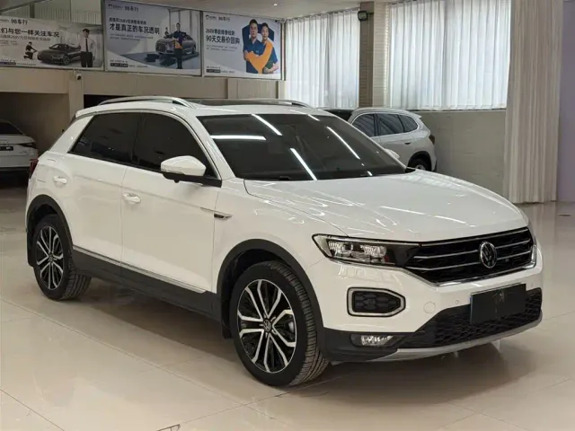 Volkswagen T-Roc — Фото автомобиля 3