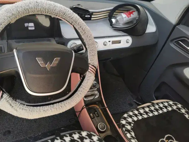 Wuling Hongguang Mini EV — Фото автомобиля 12