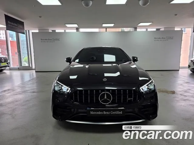 Mercedes-Benz E-Class — Фото автомобиля 3