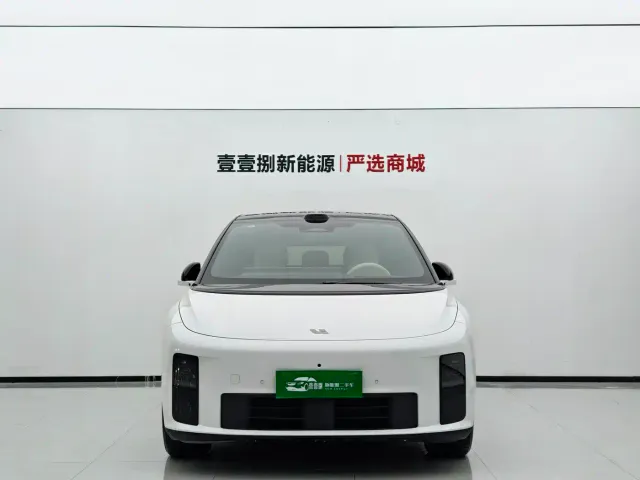 Li Auto i6 — Фото автомобиля 2