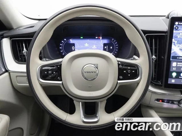 Вольво XC60 — Фото автомобиля 13