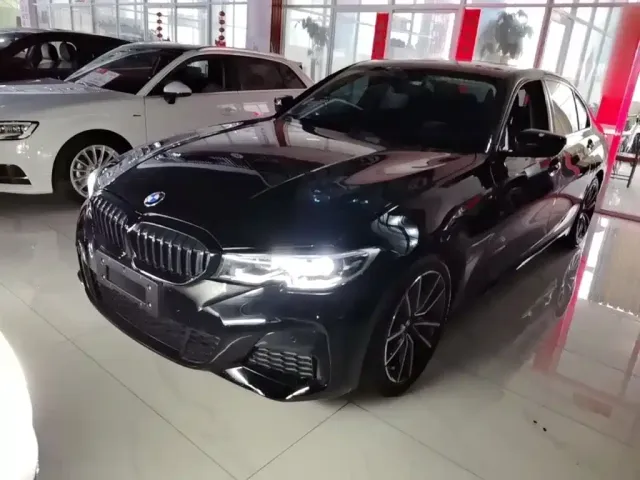 Фотография автомобиля — BMW 3 Series