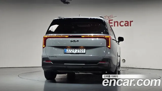 Kia Carnival — Фото автомобиля 4