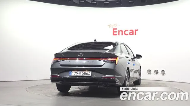 Hyundai AVANTE Inspiration — Фото автомобиля 3
