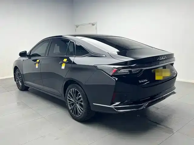 Dongfeng Yixuan MAX — Фото автомобиля 4