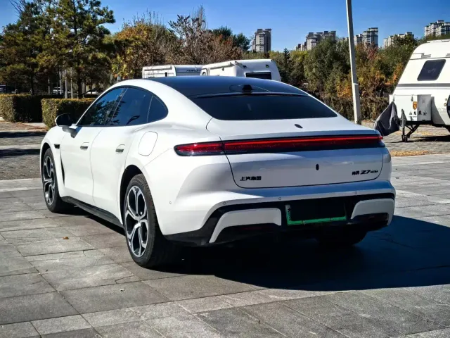 Shangjie Z7 — Фото автомобиля 9