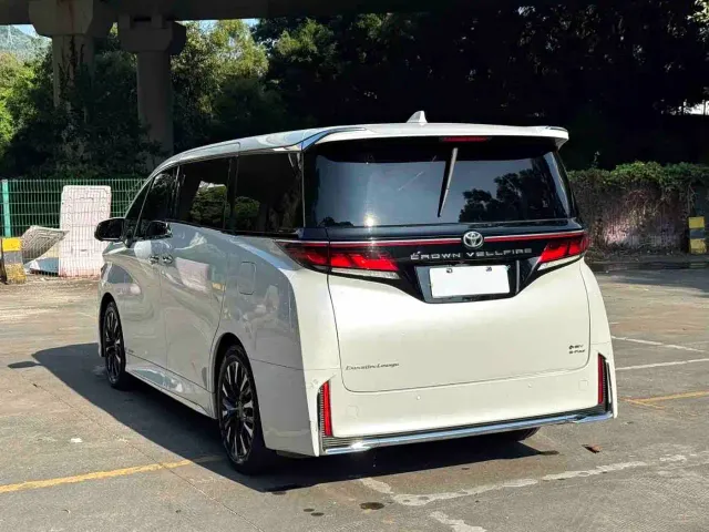 Toyota Vellfire — Фото автомобиля 9
