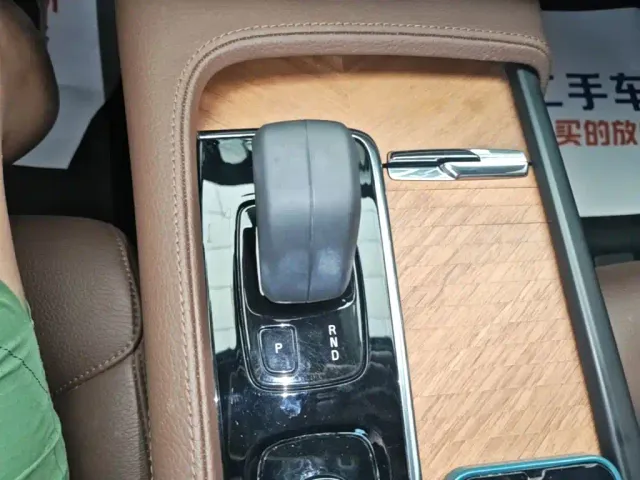 Volvo S90 — Фото автомобиля 13