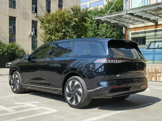 Dongfeng eπ 008 — Фото автомобиля 9