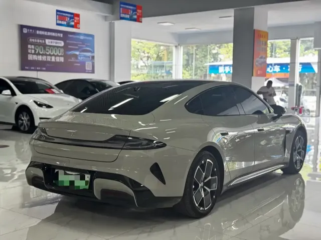 Xiaomi SU7 — Фото автомобиля 10