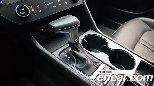 Hyundai Sonata Sonata Edge(DN8) 2.0 LPG(Для проката) — Фото автомобиля 9