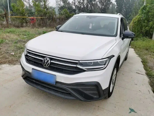 Фотография автомобиля — Volkswagen Tiguan L