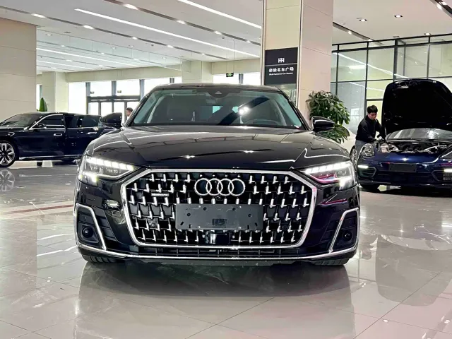 Audi A8 — Фото автомобиля 2