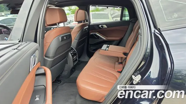 BMW X6 xDrive40i M Sport — Фото автомобиля 11