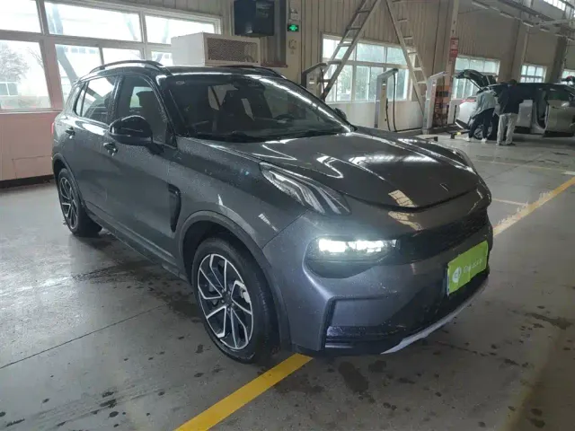 Lynk & Co 01 — Фото автомобиля 21
