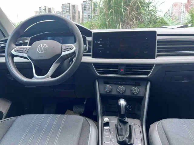 Volkswagen Tiguan L — Фото автомобиля 12