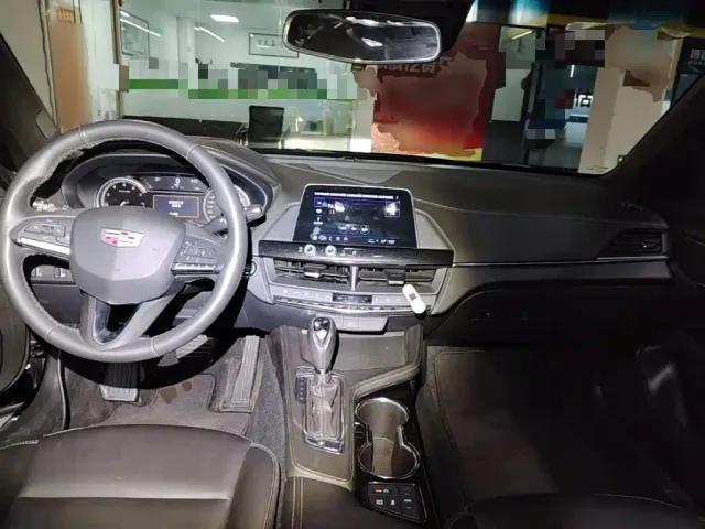 Cadillac CT4 — Фото автомобиля 9