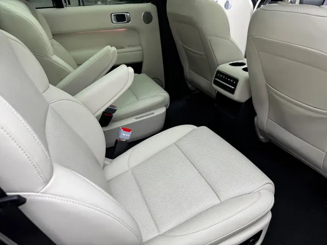 Li Auto Li L8 2023 Pro — Фото автомобиля 12
