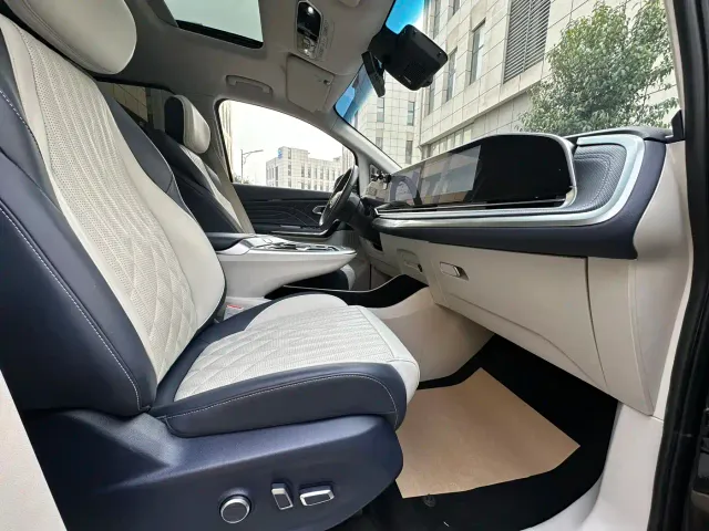 Maxus G90 — Фото автомобиля 13