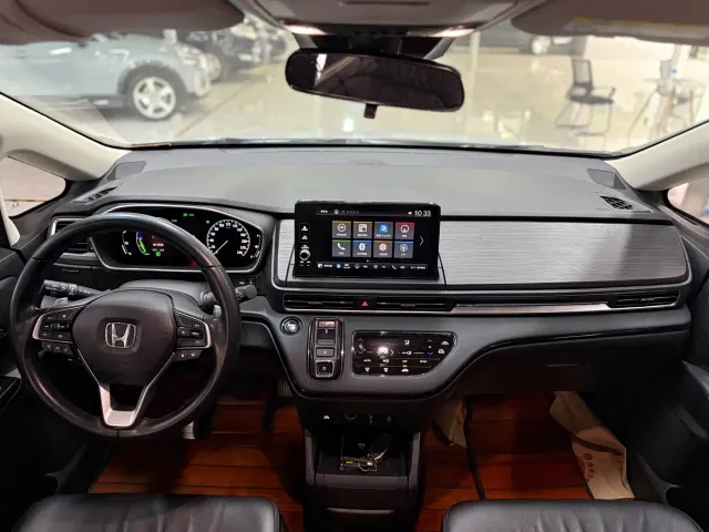 Honda Elysion — Фото автомобиля 11