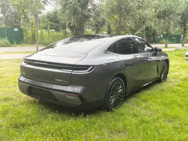 Geely Galaxy Xingyao 8 — Фото автомобиля 9