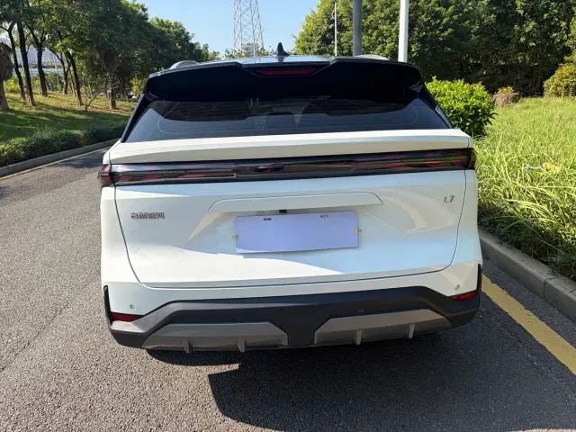 Geely Galaxy L7 — Фото автомобиля 18