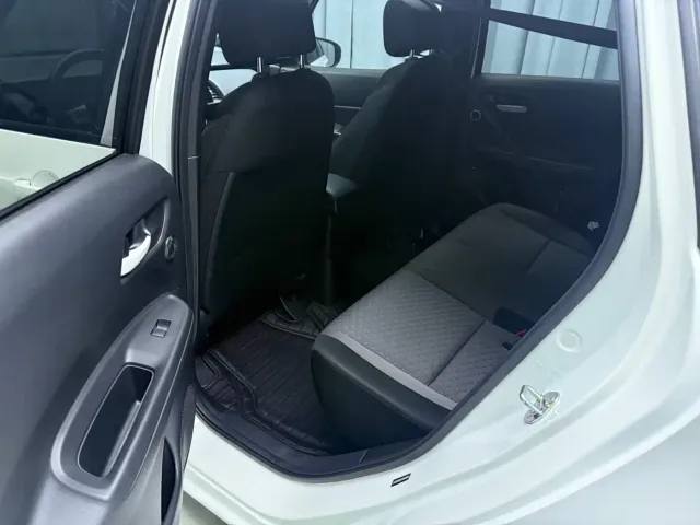 Honda Fit — Фото автомобиля 8