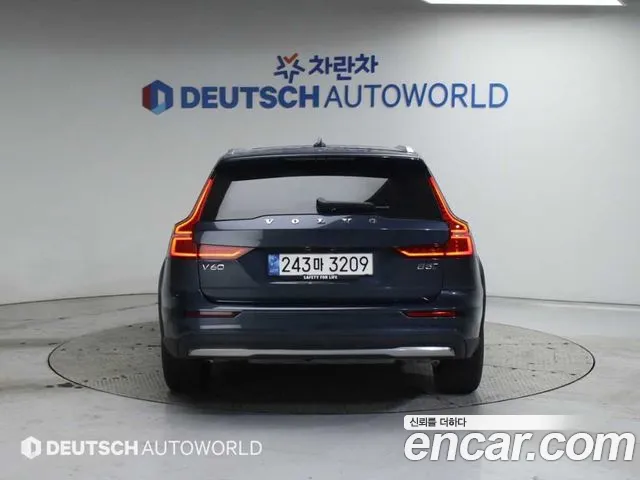 Volvo V60 — Фото автомобиля 4