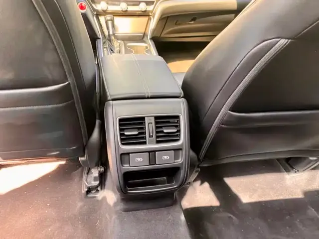 Honda Accord — Фото автомобиля 9