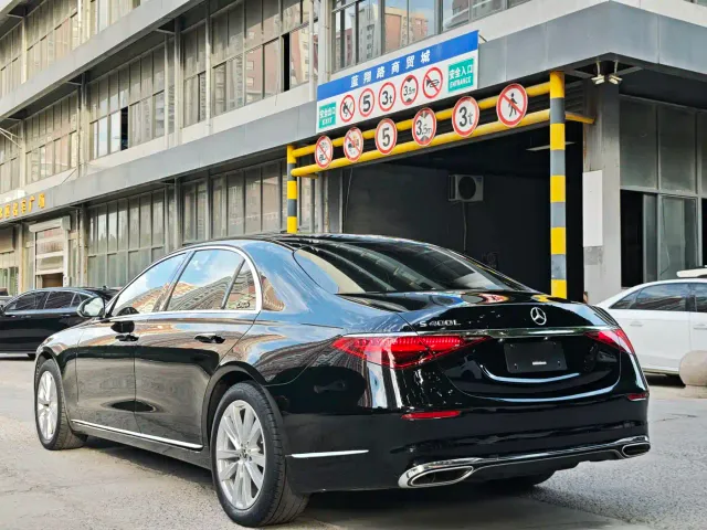 Mercedes-Benz S-Class — Фото автомобиля 10